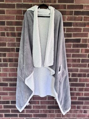 Gray Sherpa Lined Hooded Wearable Blanket Poncho Cozy Throw Wrap One Size